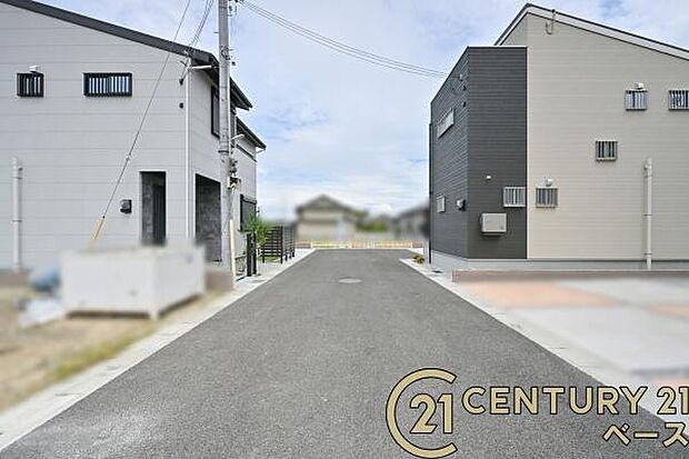 ■現地撮影写真■前面道路6ｍと広々開放的！