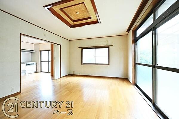 ■現地撮影写真■ご家族でくつろいでいただける広々したリビング！