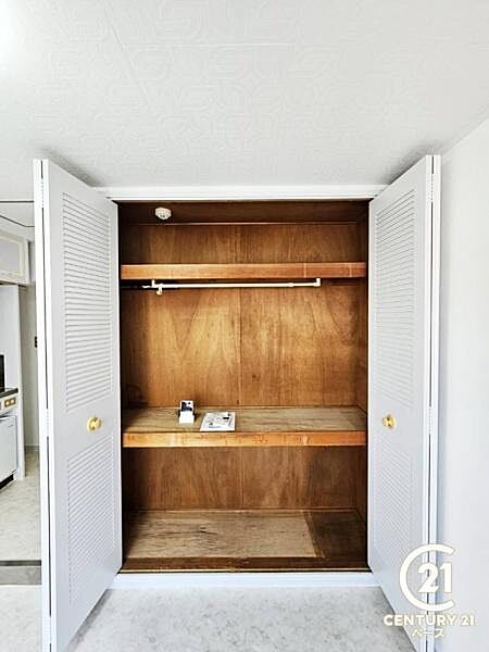 冬物のコートや小物までたっぷり収納可能！