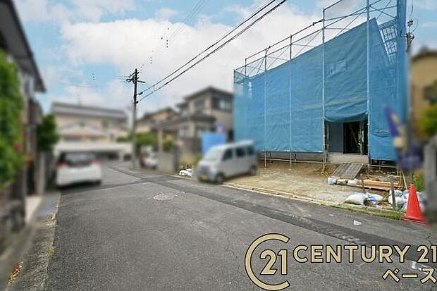 ■現地撮影写真■ 前面道路は6m以上と広くゆったりしています!