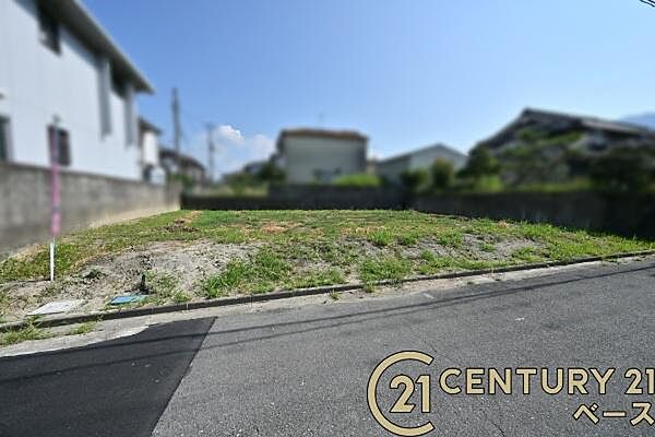 ■現地撮影写真■ 建築条件なしのため、ご希望のハウスメーカーで建築可能です！