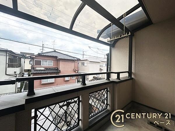 ■現地撮影写真■奥行きのある広々としたバルコニー！南向きで日当たり良好です！