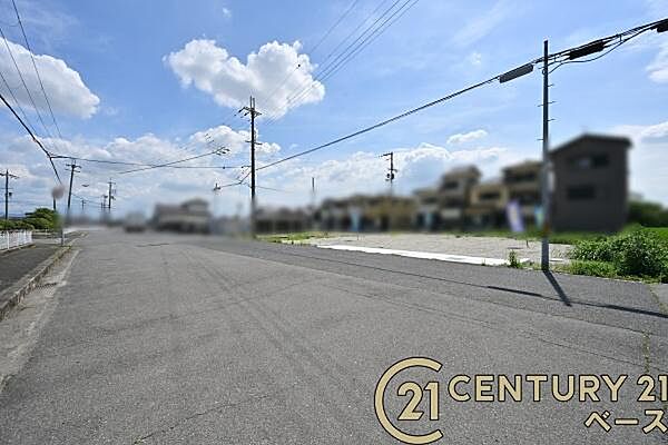 ■現地撮影写真■ 前面道路は5ｍ以上と広くゆったりしています！