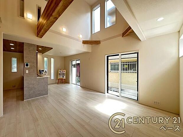 ■現地撮影写真■家計と環境に優しい・断熱性・保温性に優れたペアガラスを使用しています!