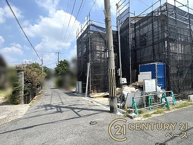 ■現地撮影写真■ 前面道路は4m以上!