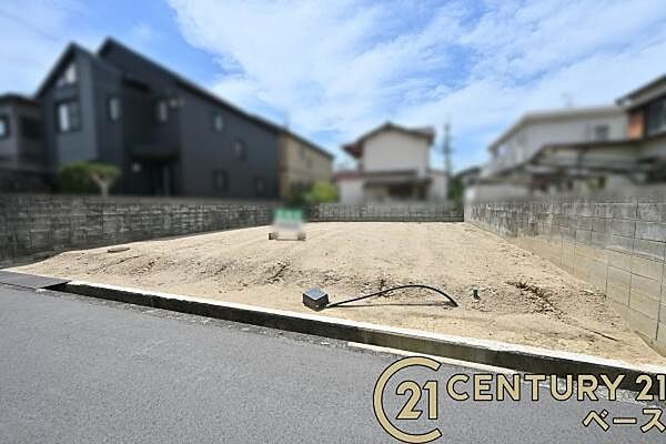 ■現地撮影写真■ 建築条件なしのため、ご希望のハウスメーカーで建築可能です！