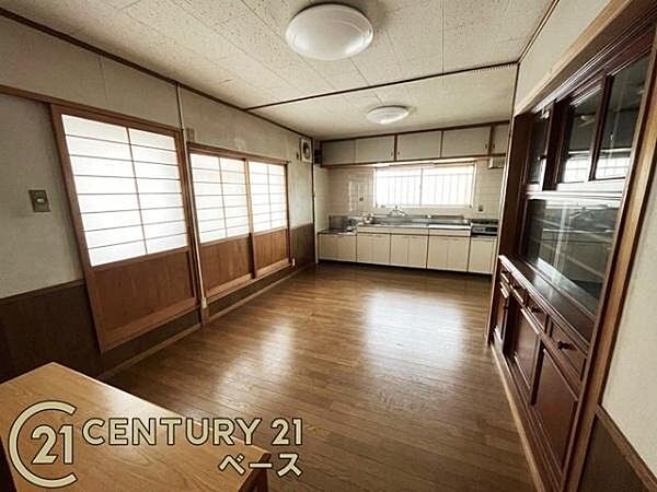 ■現地撮影写真■ご家族でくつろいでいただける広々ＬＤＫ！