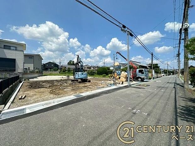 ■現地撮影写真■小・中学校が徒歩圏内に近接!お子様の通学も安心のエリア!