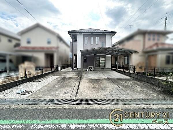 ■現地撮影写真■ 小学校に徒歩圏内で通学も安心です。