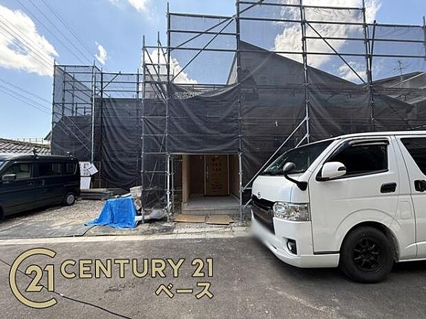 ■現地撮影写真■前面道路は広々！駐車もラクラクです！