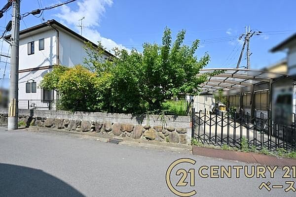 ■現地撮影写真■広々としたカーポート完備！
