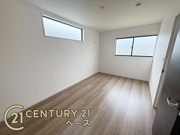 ■2面採光で明るい雰囲気のお部屋です！