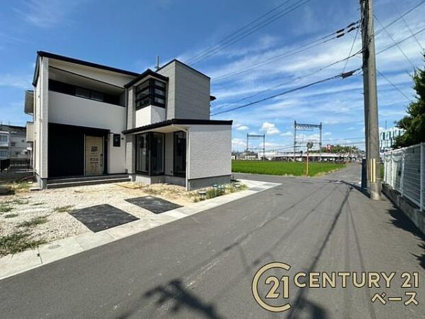 ■現地撮影写真■スーパーが周辺に近接していますので、毎日のお買い物も楽々です！