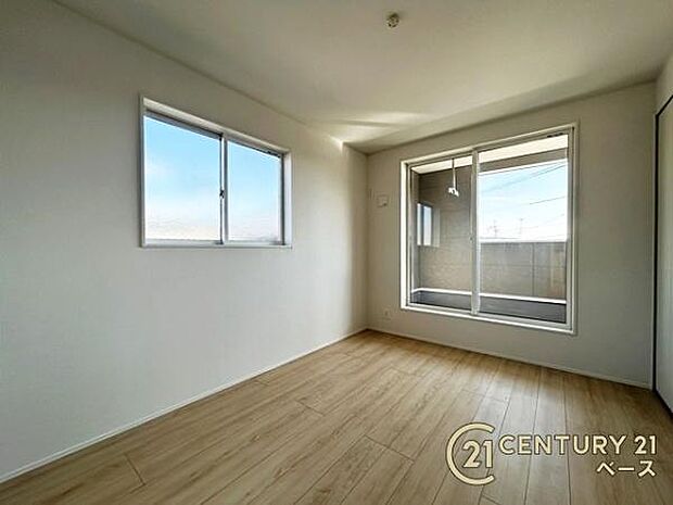 ■バルコニーに面した開放感のあるお部屋です！