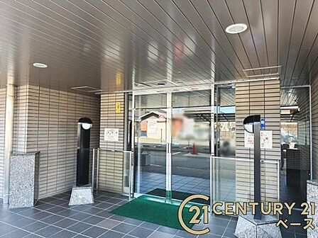 ■現地外観写真■こちらはマンション正面出入口です!