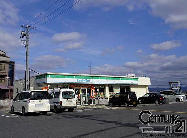 ファミリーマート生駒俵口店まで1387m