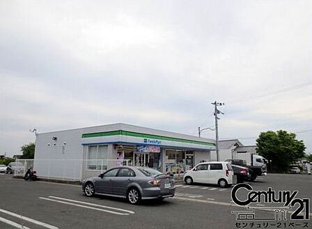 ファミリーマート生駒辻町店まで207m