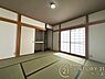 和室：■現地撮影写真■ほっこり落ち着ける、リビング隣接タイプの和室です！