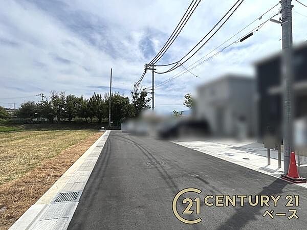 ■現地撮影写真■前面道路約6ｍ以上でお車の出し入れも楽々！