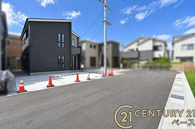 ■現地撮影写真■前面道路約6ｍ以上でお車の出し入れも楽々！