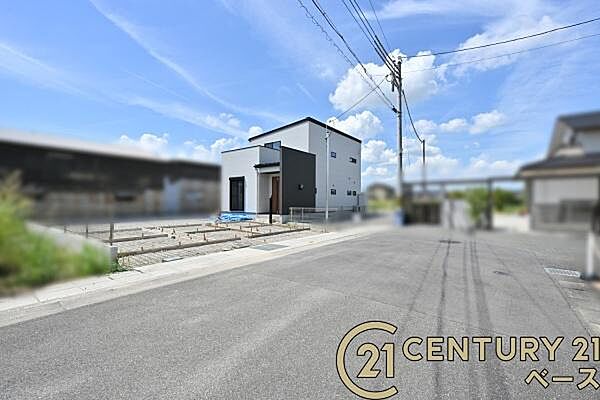 ■現地撮影写真■前面道路：約6ｍと広々開放的・落ち着いた雰囲気の閑静な住宅地です！