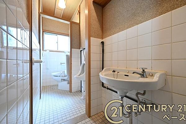 ■現地撮影写真■1・2階ともに綺麗なお手洗を完備！