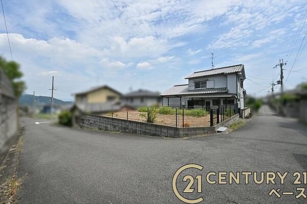 ■現地撮影写真■前面道路は広々！駐車もラクラクです！