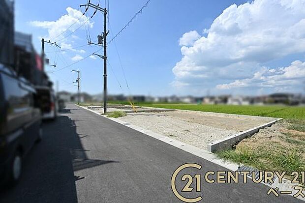 ■現地撮影写真■前面道路約6mと広々開放的です!