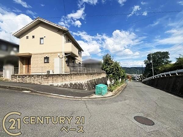 ■現地撮影写真■前面道路：約6ｍと広々開放的・落ち着いた雰囲気の閑静な住宅地です！