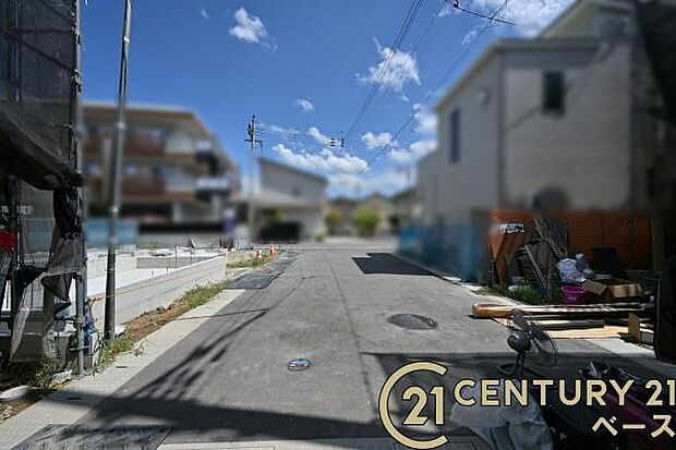 ■現地撮影写真■前面道路約6mと広々開放的です!
