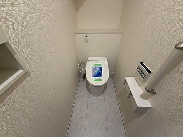 ■清潔感ある綺麗なお手洗いです!蓋はセンサーで自動開閉!
