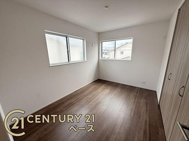 ■2面採光で明るい雰囲気のお部屋です!