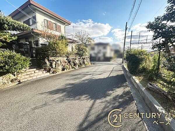 ■現地撮影写真■広々とした前面道路でお車の運転もスムーズ！