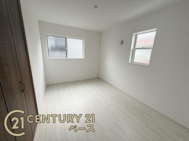■2面採光で明るい雰囲気のお部屋です!