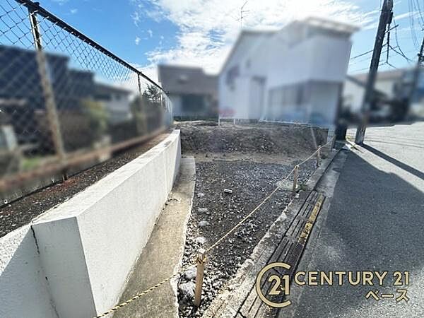 ■現地撮影写真■お好きなハウスメーカーでお家が建てられる建築条件なし土地です！