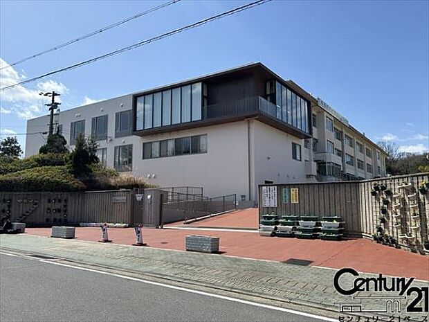 王寺町立王寺南義務教育学校畠田学舎まで1600m