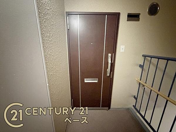 ■こちらがが外観から見た玄関となっております。