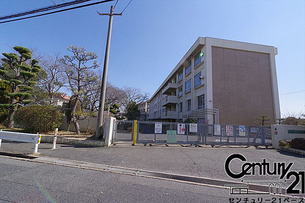 大和郡山市立昭和小学校まで700m