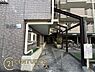 その他：■こちらはマンション入り口、右側には駐輪場がございます！