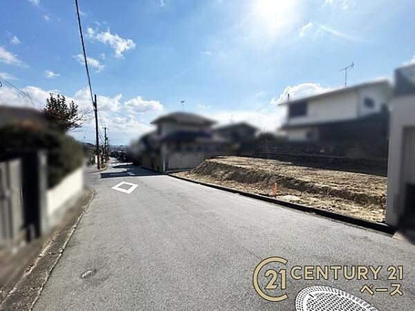 ■現地撮影写真■前面道路約6ｍとお車の出し入れもラクラク！