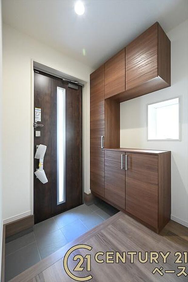 ■現地撮影写真■玄関には大容量シューズボックス完備!