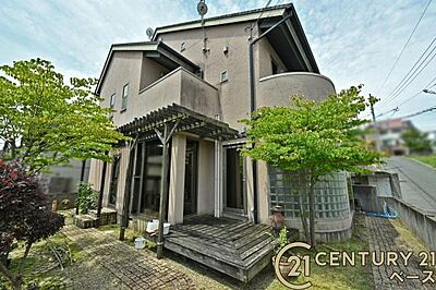 外観:■現地撮影写真■建物面積広々63坪!細部にまでこだわって建築された鉄骨造の邸宅です!お気軽にお問い合わせください! 外観:■現地撮影写真■建物面積広々63坪!細部にまでこだわって建築された鉄骨造の邸宅です!お気軽にお問い合わせください!