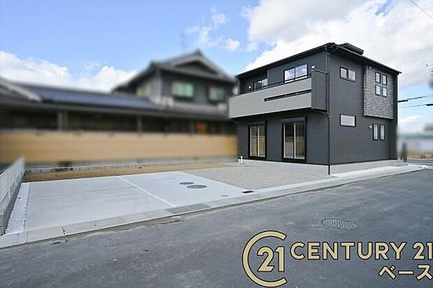 ■現地撮影写真■駐車スペース3台分完備!