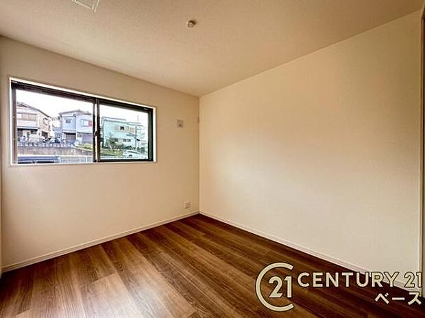 ■現地撮影写真■優しい色合いでまとめられた洋室!どんな家具も合いそうですね!