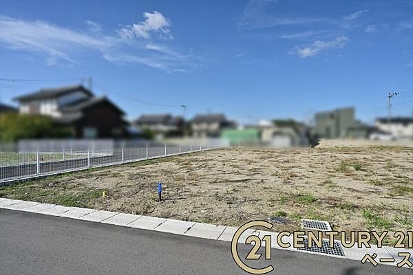 ■現地撮影写真■中学校が徒歩圏内に近接！子育て家族も安心のエリア！