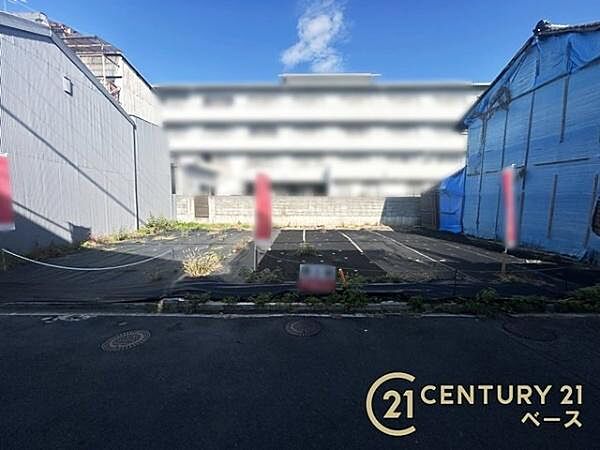 落ち着いた雰囲気の住居エリアに位置する南向きの物件です！