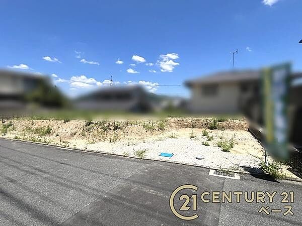 ■現地撮影写真■ 建築条件なしのため、ご希望のハウスメーカーで建築可能です！