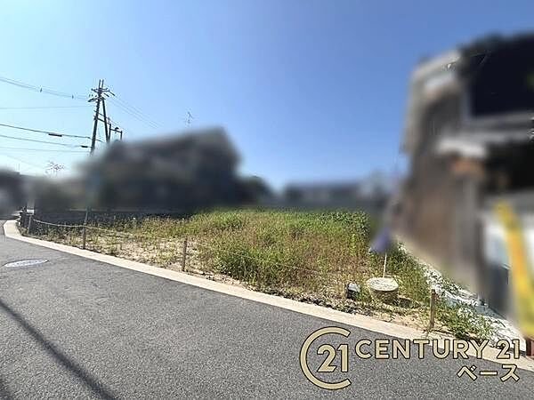 ■現地撮影写真■ 建築条件なしのため、ご希望のハウスメーカーで建築可能です！