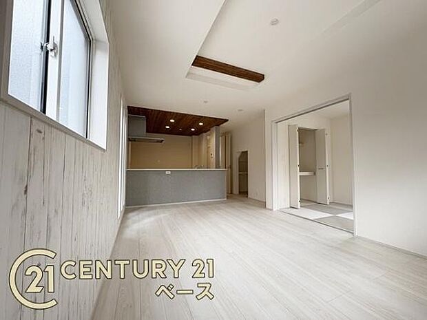 ■現地撮影写真■ご家族でくつろいでいただける広々したLDK!