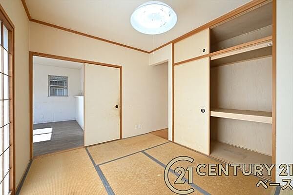 ■現地撮影写真■和室にも収納スペース完備！